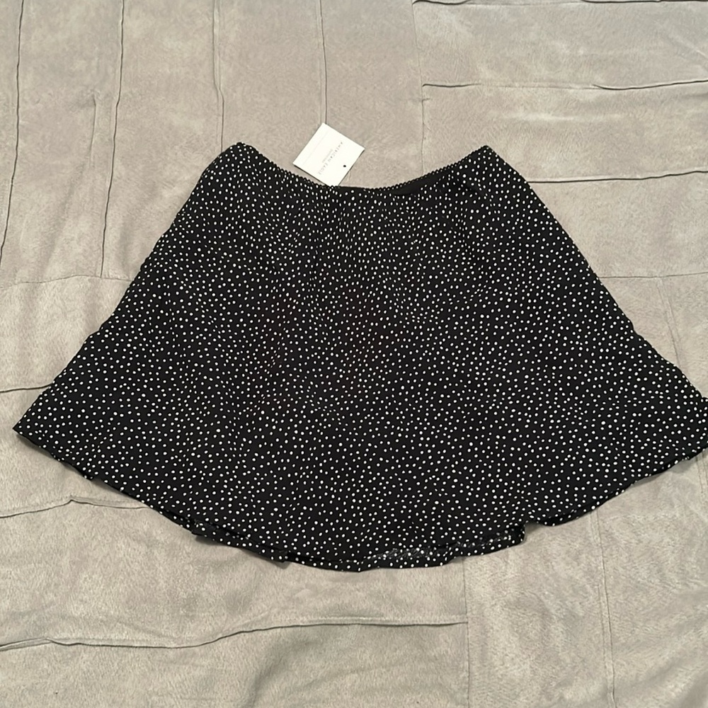 American Eagle Outfitters‎ black with dots flowy skirt sz XS elastic waist